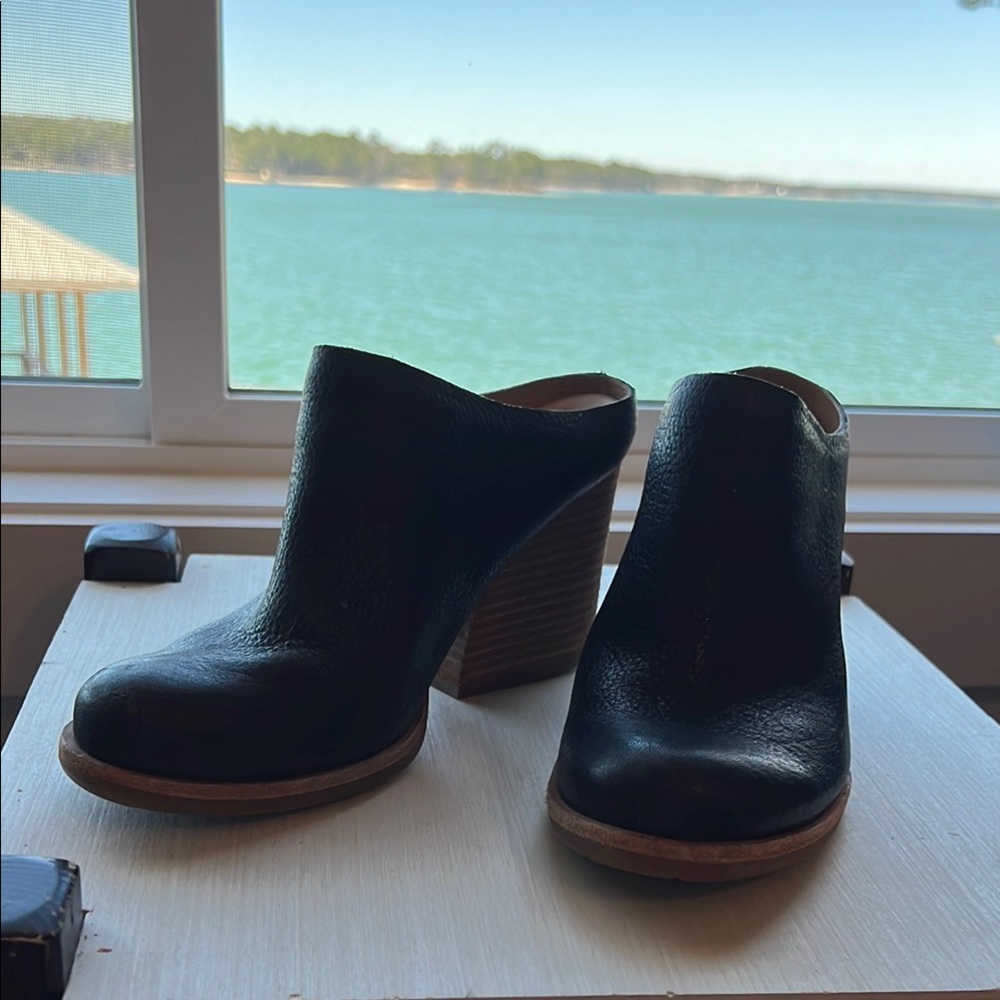 Women's Black Leather Heeled Mules